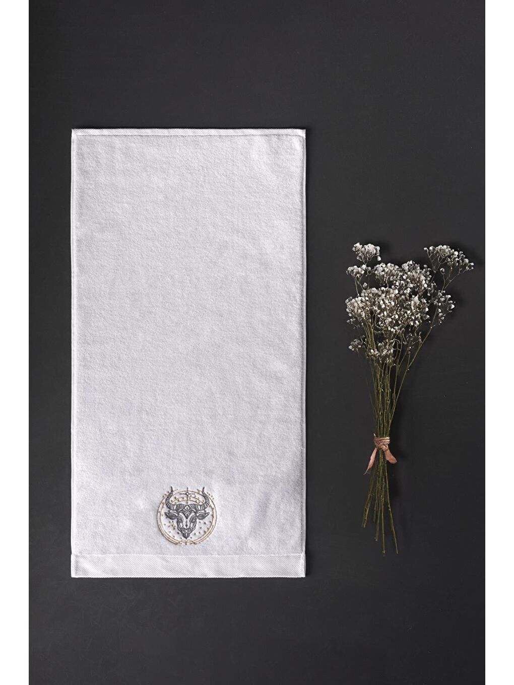 Beyaz %100 Microcotton Üst Kalite Havlu Seti Burç Nakışlı-7