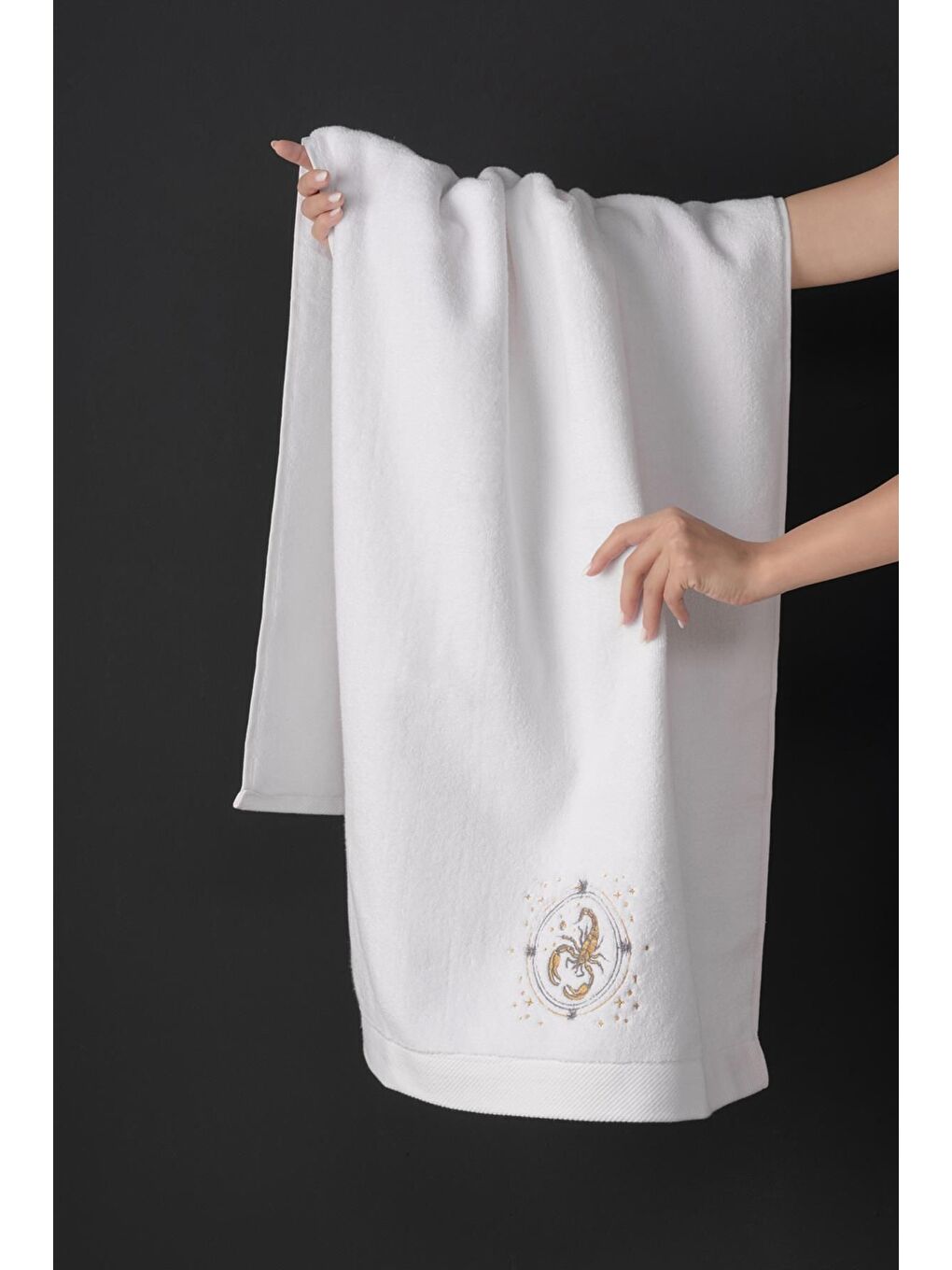 Beyaz %100 Microcotton Üst Kalite Havlu Seti Burç Nakışlı-5
