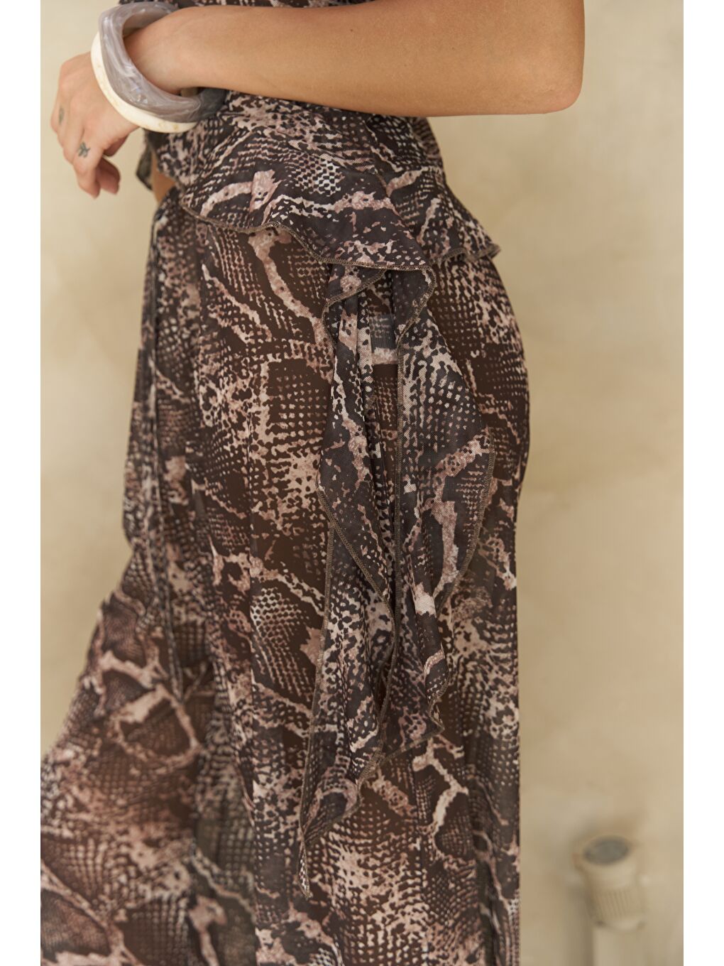 Bej Sulliven Fırfır Detay Vizon Crop Pantolon Takım-6