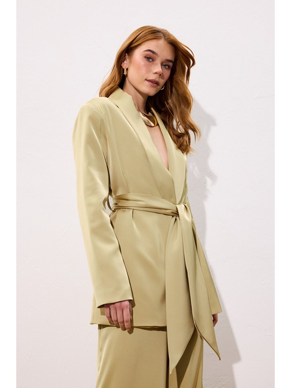 Yeşil Kuşaklı Saten Ceket - Olive-3