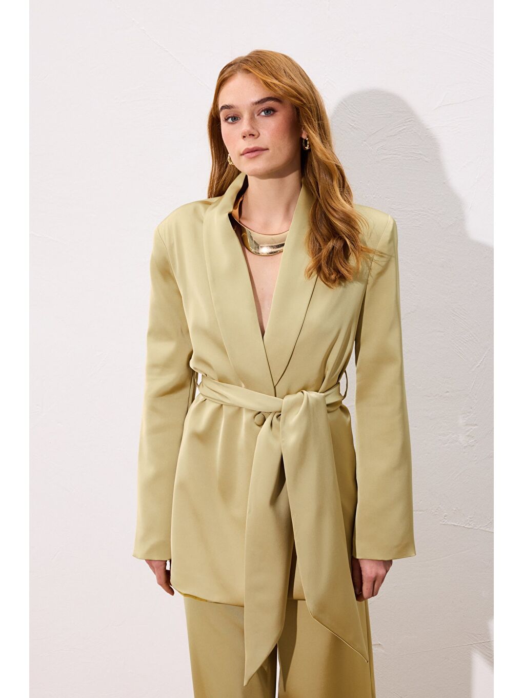 Yeşil Kuşaklı Saten Ceket - Olive-4
