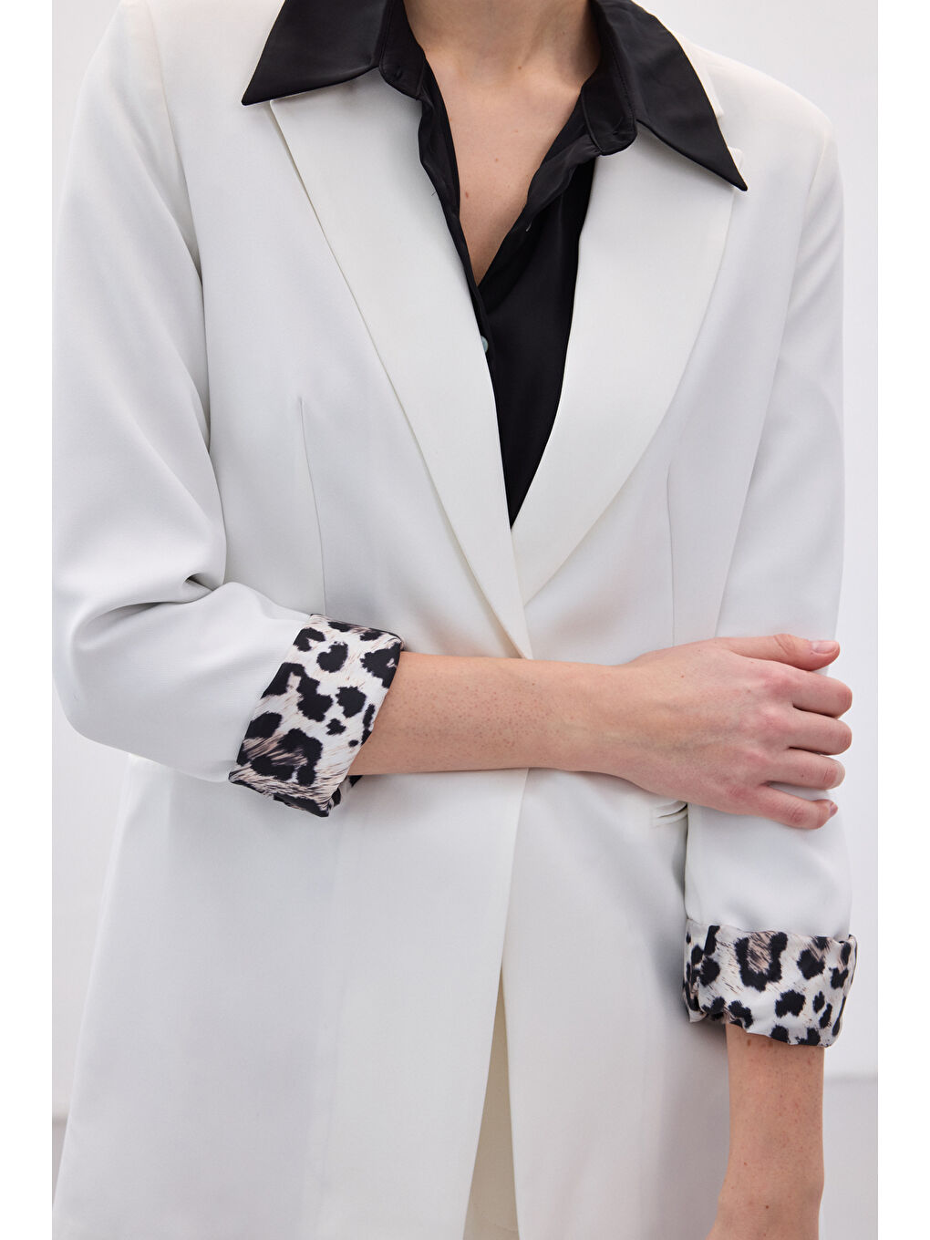 Lila Mono Yaka Klasik Ceket - Ekru-Siyah-5