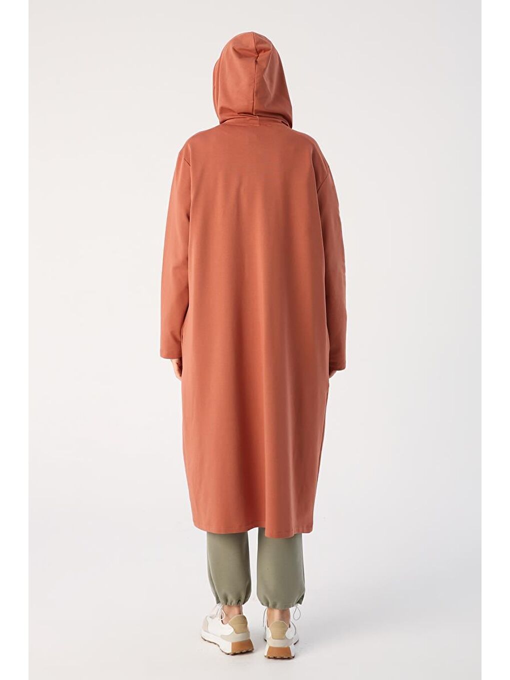 Kahverengi Tarçın-Büyük Beden Aplike Nakışlı Fermuarlı Hırka-3