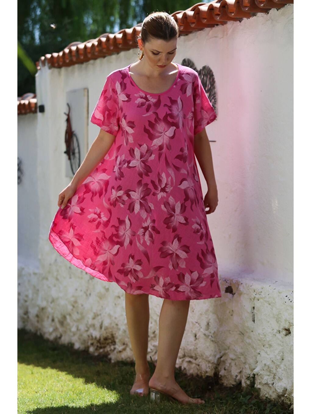 İtalyan Pastel Pembe Havuz Yaka Kısa Kol Çiçekli Casual Oversize Dokuma Elbise 110 70-2