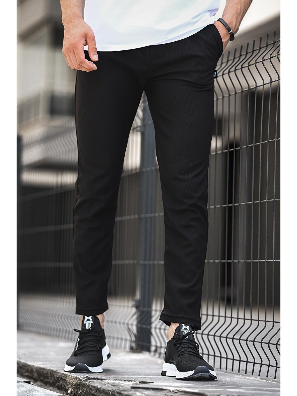 Siyah Düz Paça Fitilli Slim Fit Erkek Eşofman Altı