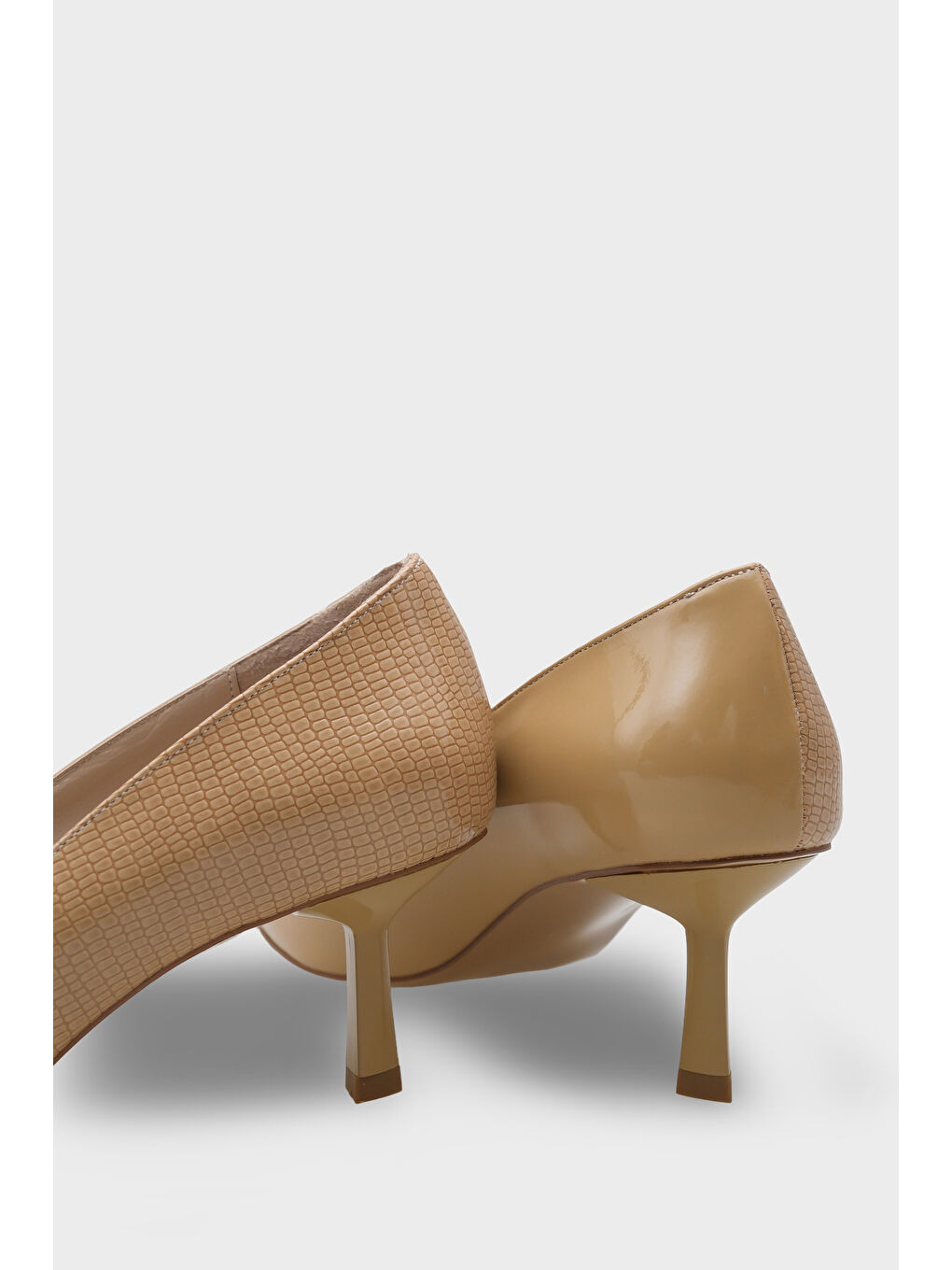 Bej Brianne Orta Topuklu Bantlı Yılan Baskılı Hakiki Deri Astarlı Stiletto-3