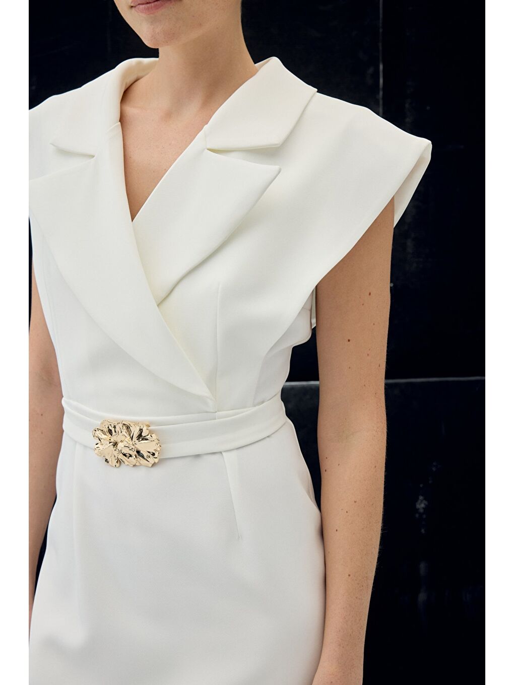 Aksesuar Detaylı Maxi Elbise - Ekru-6