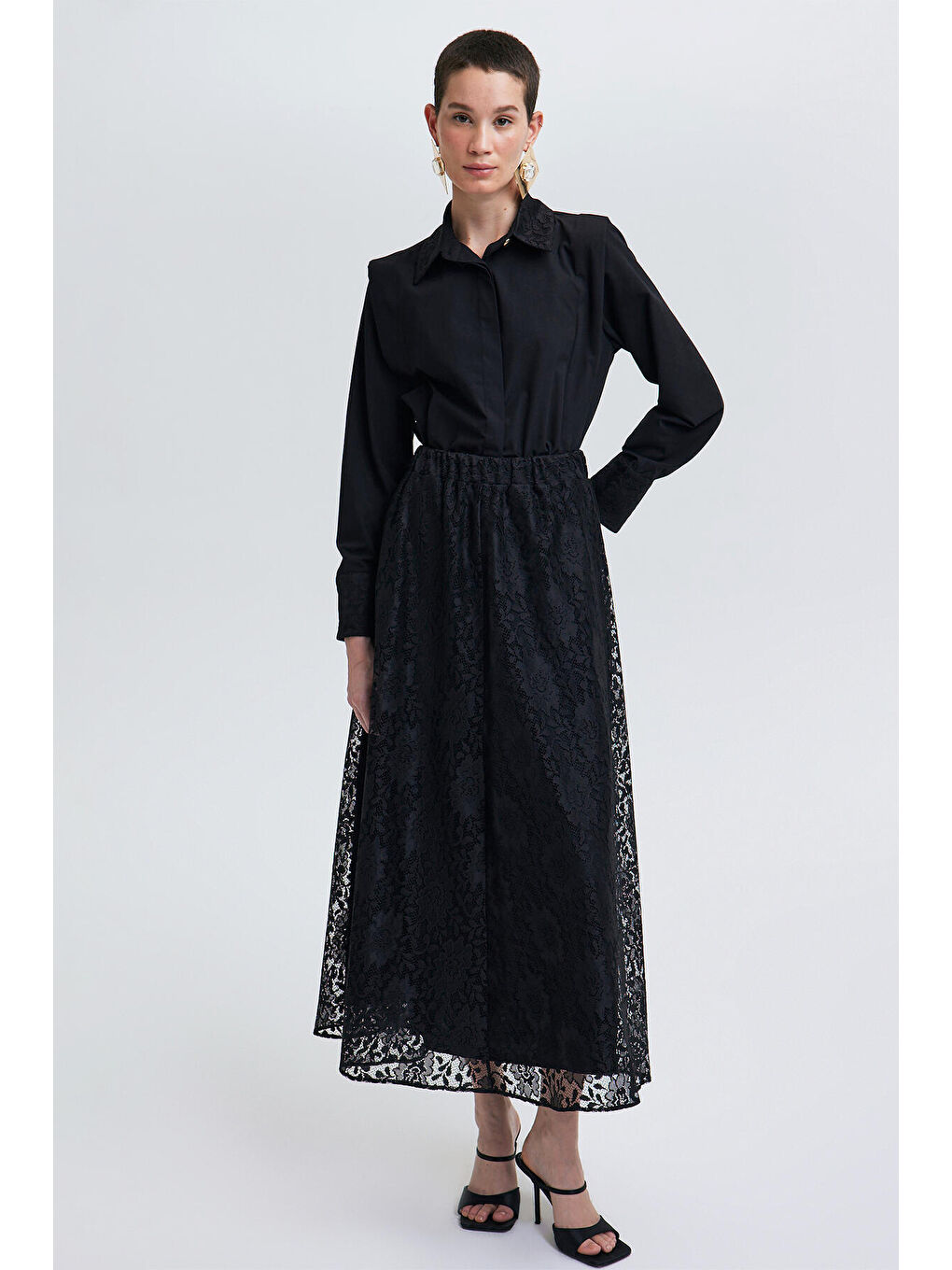 Siyah Beli Lastikli Dantel Etek-1