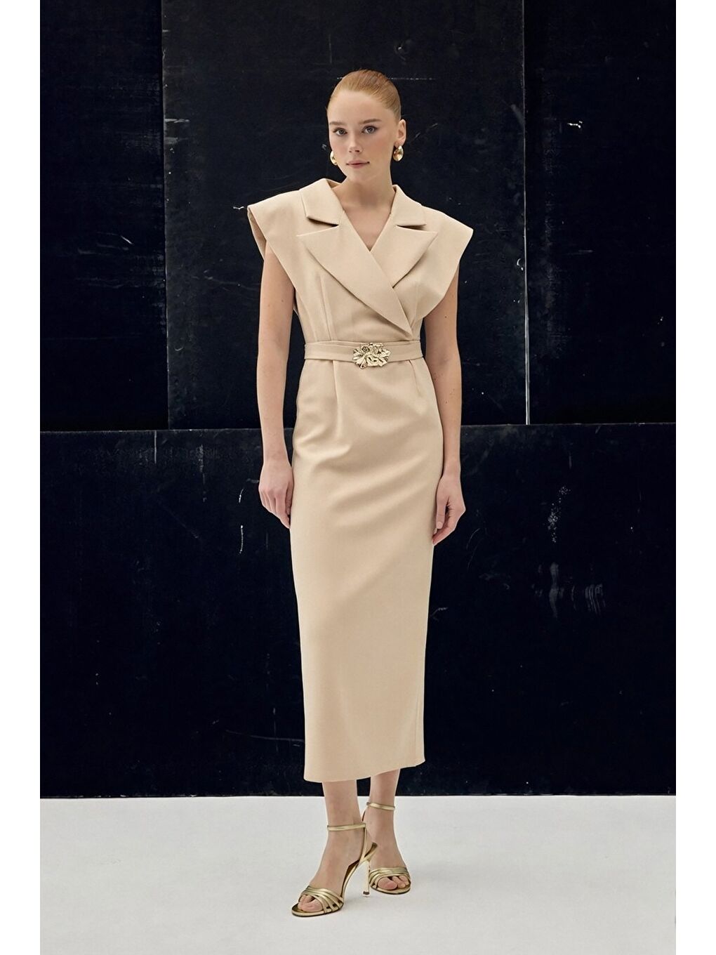 Aksesuar Detaylı Maxi Elbise - Bej