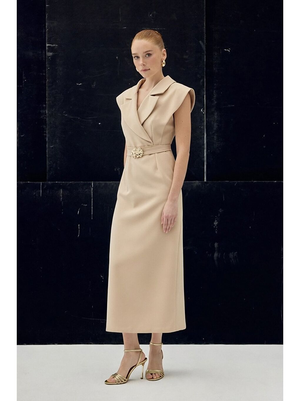 Aksesuar Detaylı Maxi Elbise - Bej-1