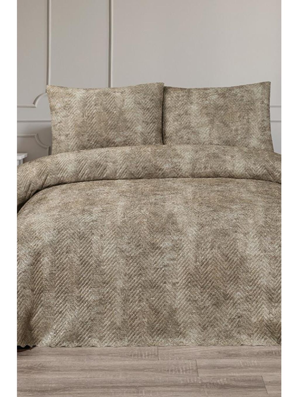 Elissa Çift Kişilik Kadife Yatak Örtüsü Bej-1