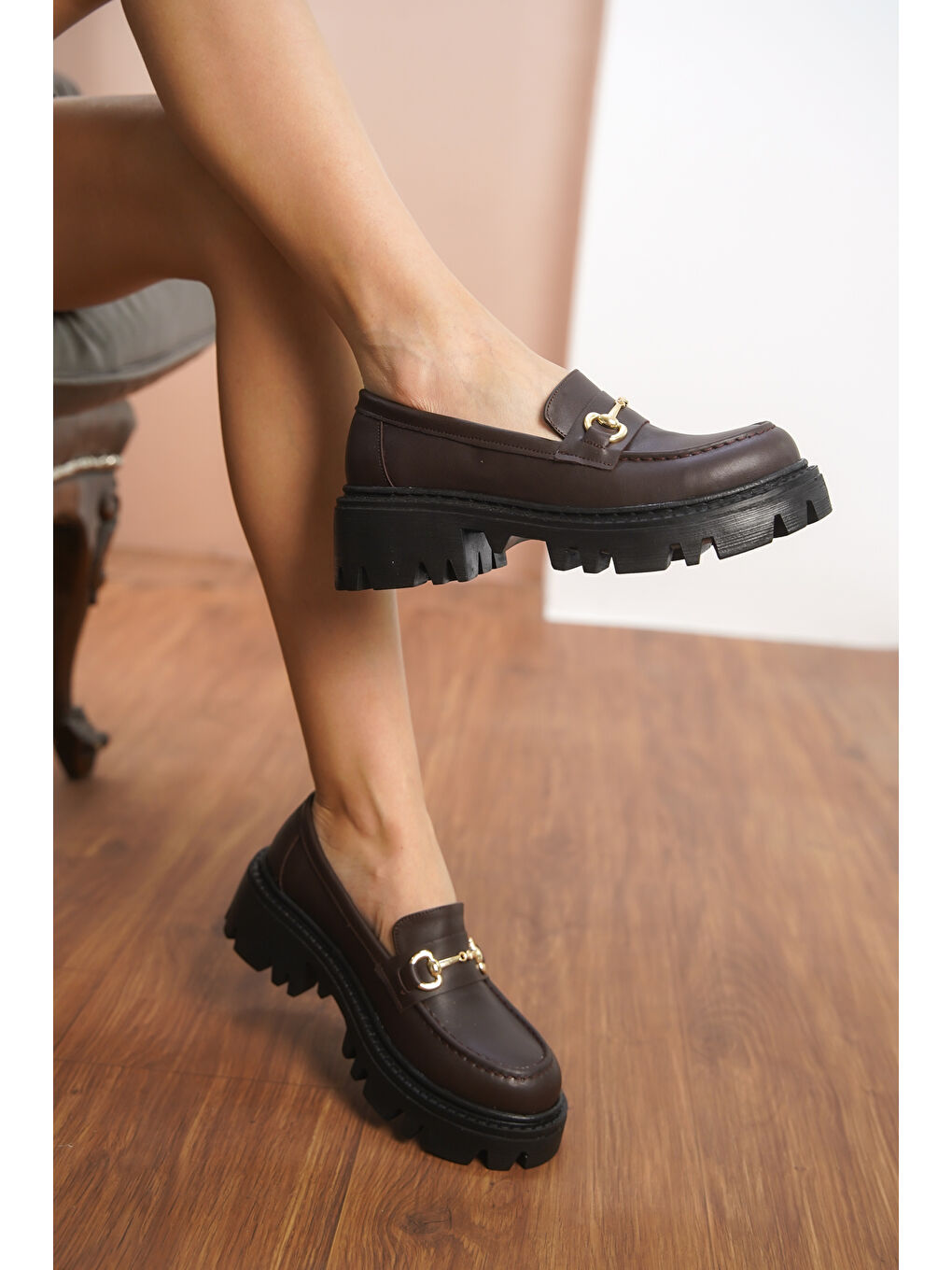 Kahverengi D124 Kadın Kalın Taban Zincirli Loafer Günlük Ayakkabı-1