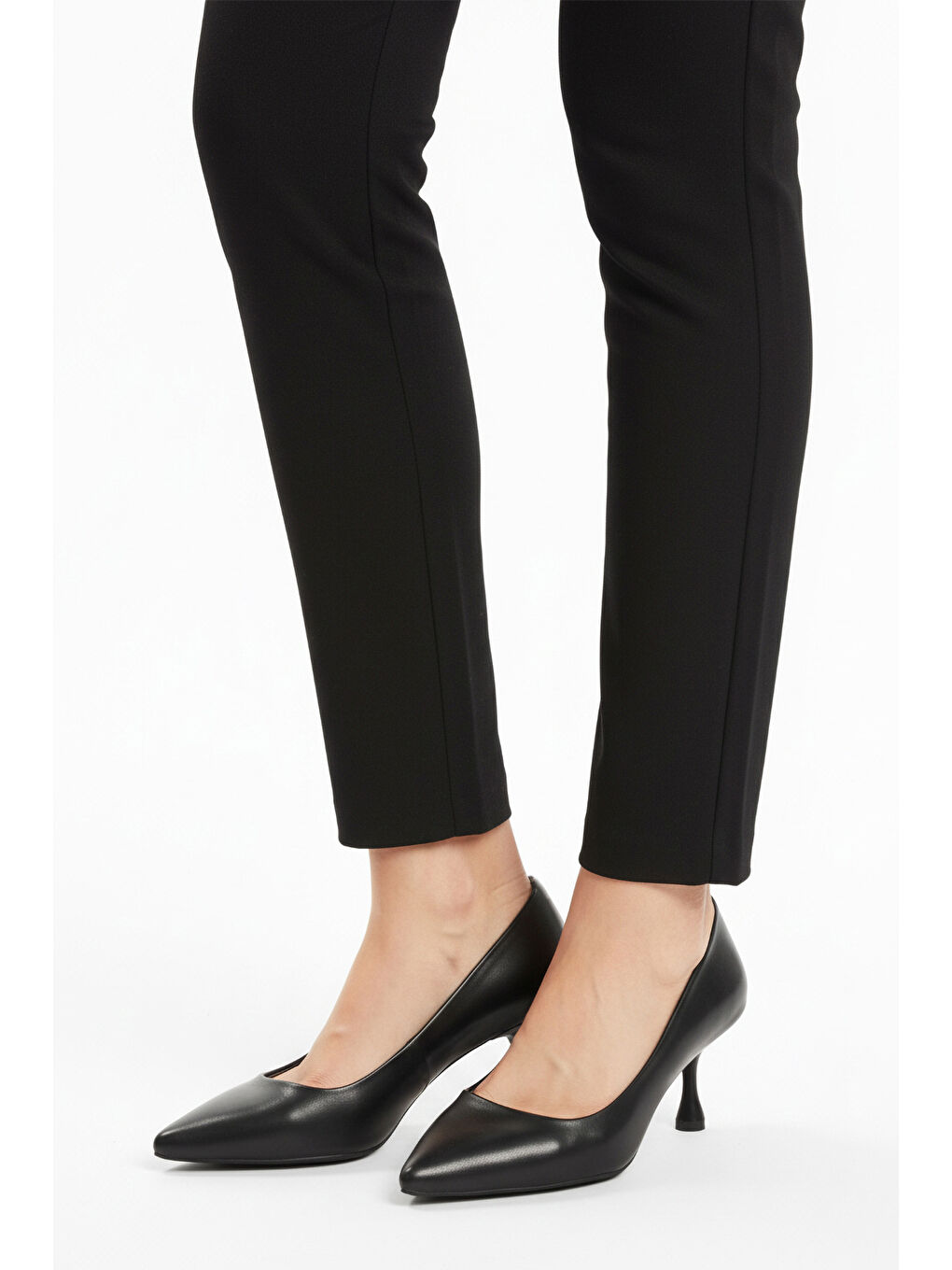 Siyah Cilt Kadın İnce Kısa Topuklu Abiye Ayakkabı 695033 Z