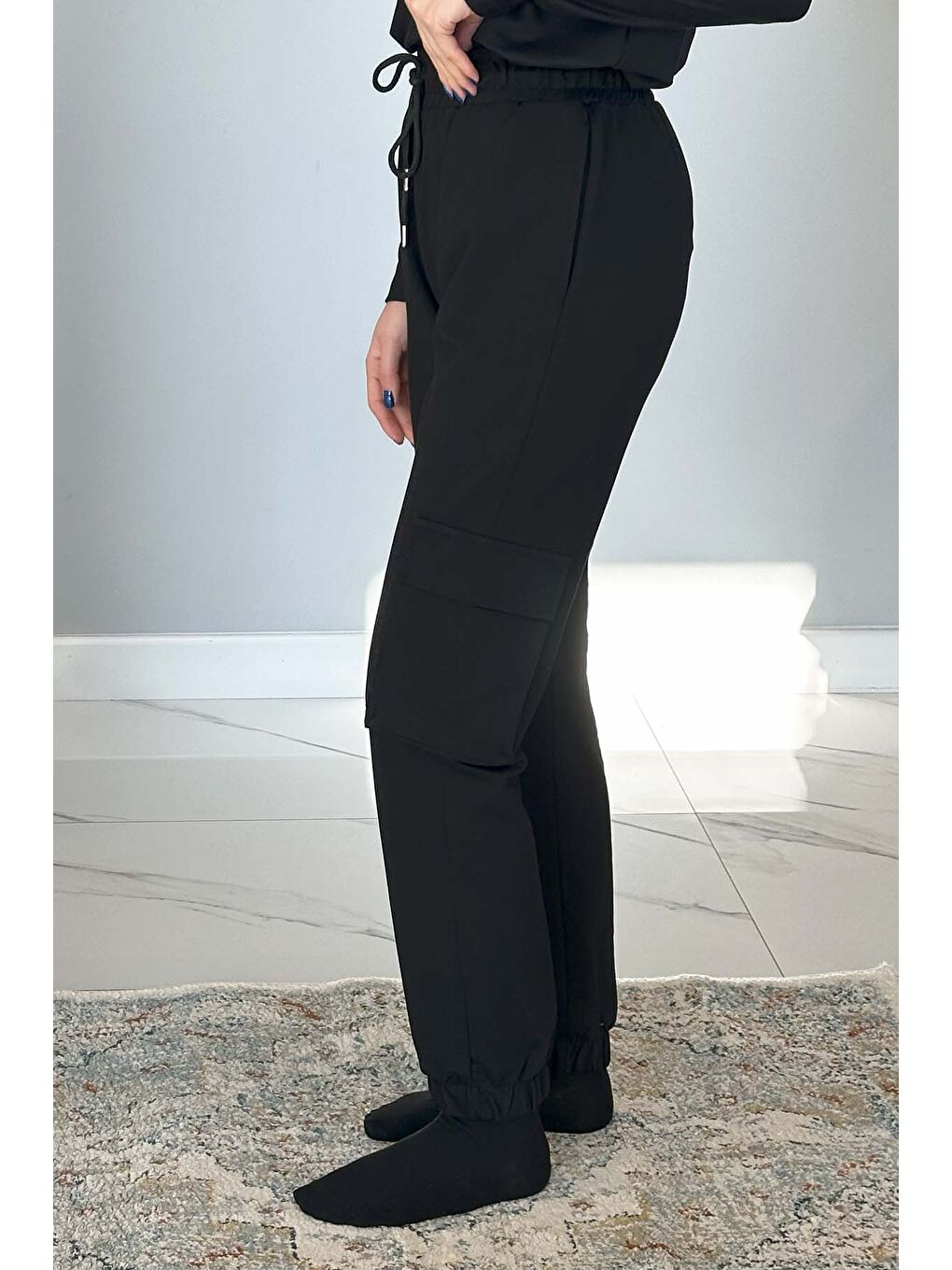 Kadın Bel ve Paça Lastikli Kargo Cepli Eşofman Altı 7057 Siyah-1