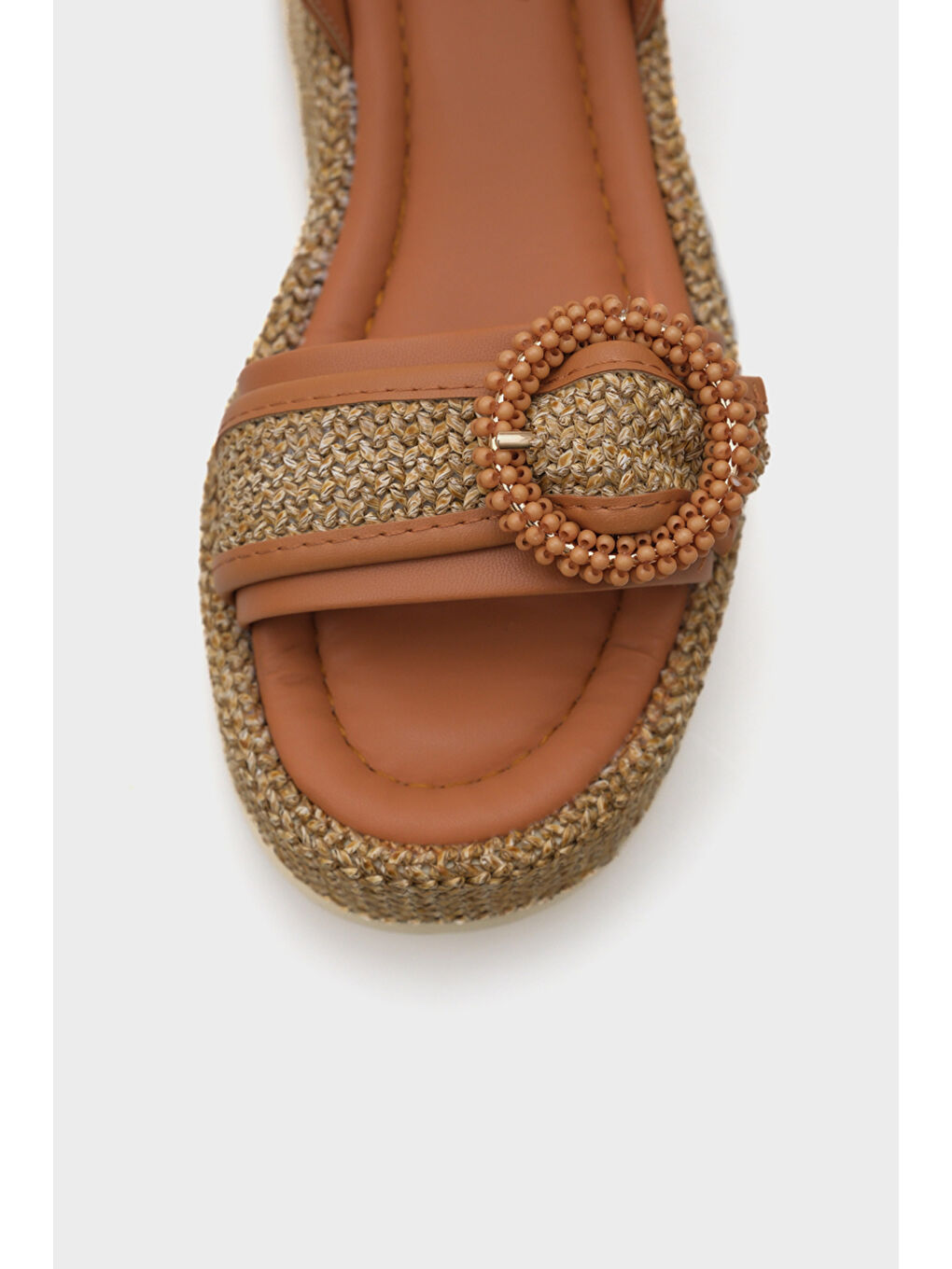 Kahverengi Vanda Ahşap Tek Tokalı Leoparlı Hasırlı Dolgu Topuklu Kadın Sandalet-3