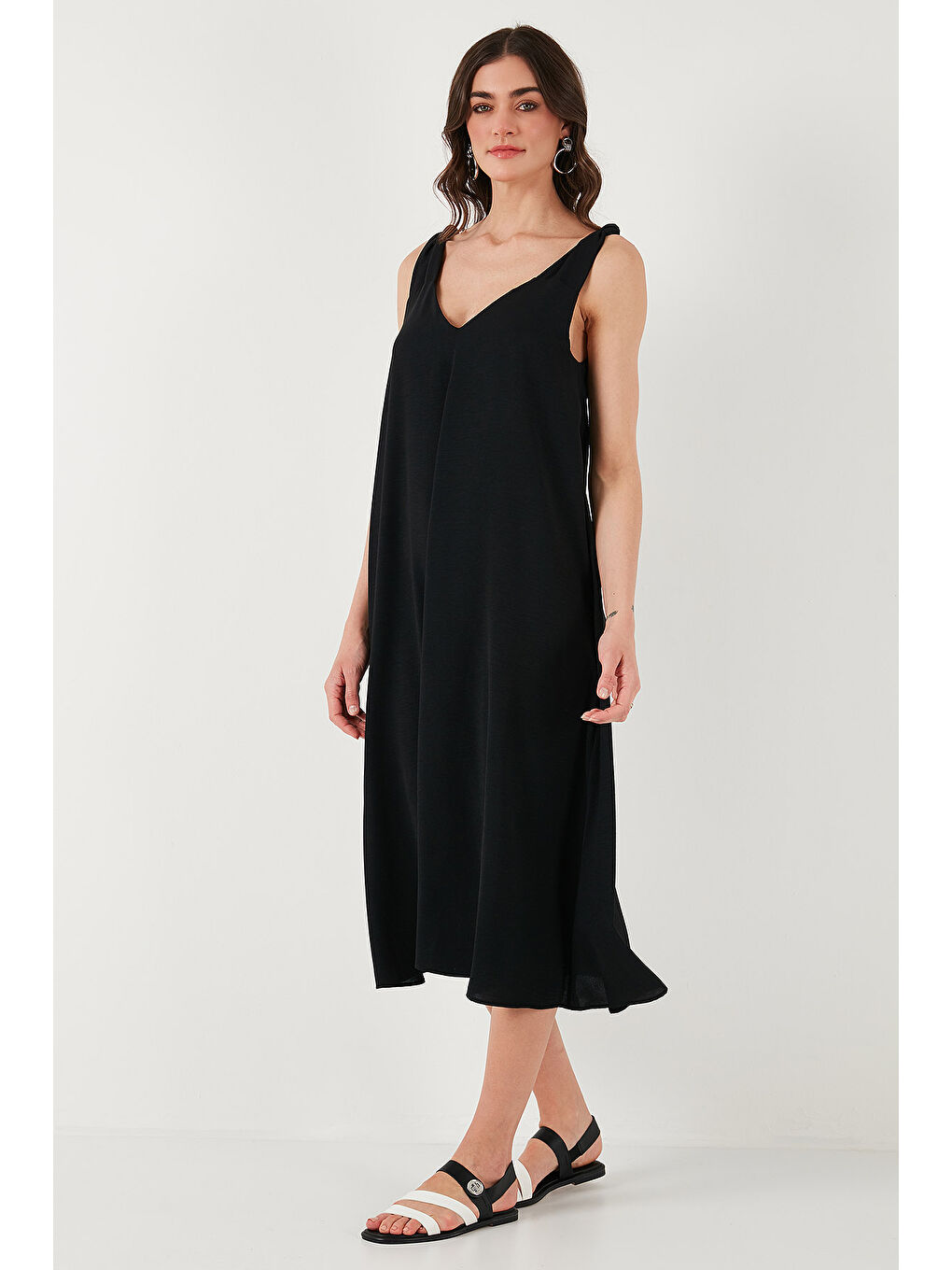 Siyah Oversize Fit V Yaka Midi Boy Basic Kadın Elbise 6788688-2