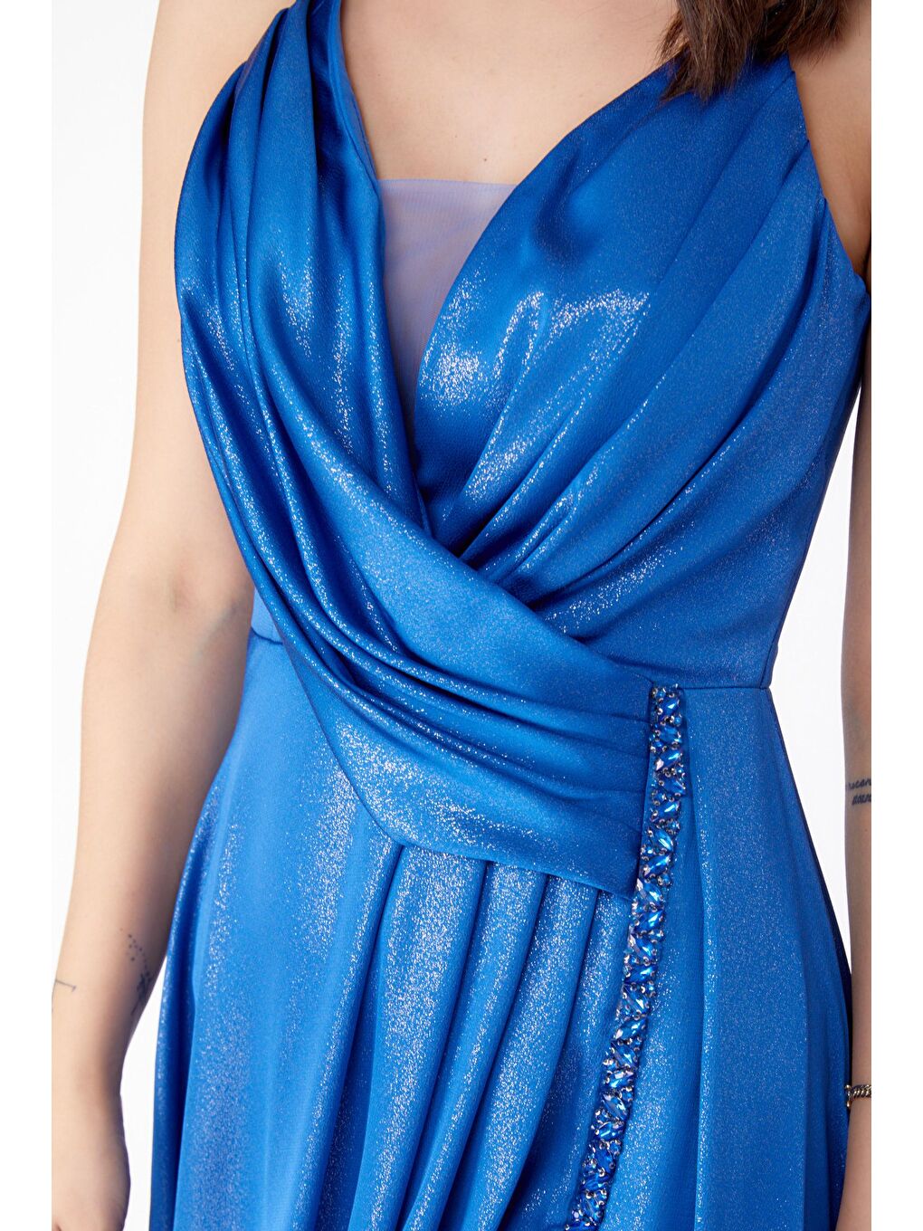 Düz Kruvaze Yaka Kadın Mavi Simli Kolsuz Abiye Ese - 25459-5