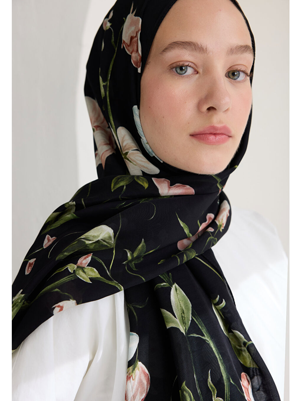 Love Garden Floş Viskon Şal Siyah-3