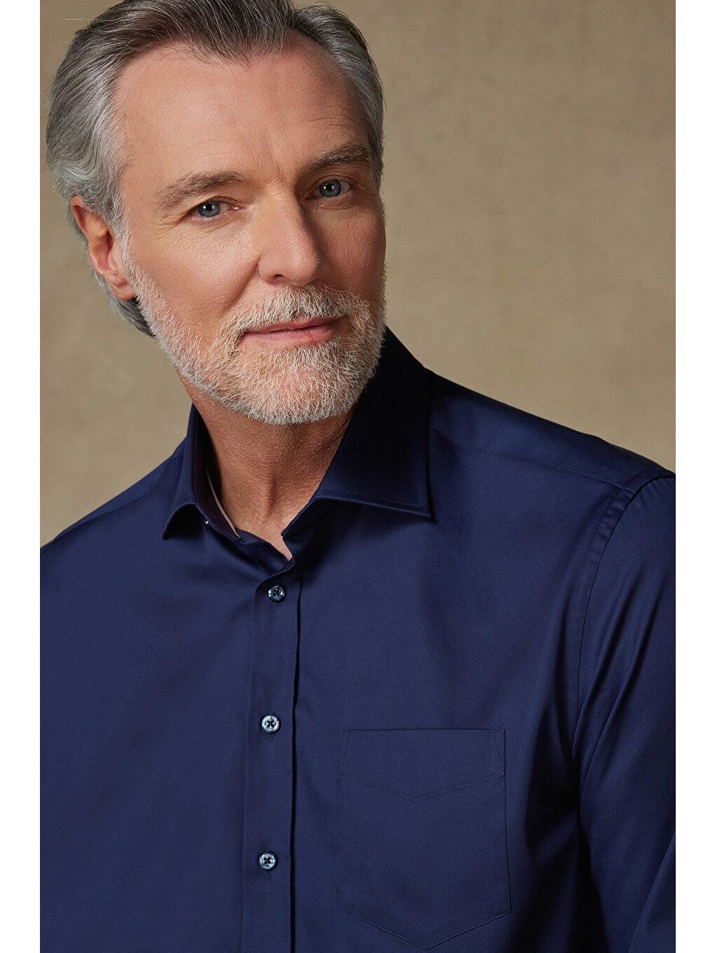 Leonardo Saten Pamuklu Comfort Fit Lacivert Klasik Yaka Erkek Düz Gömlek-2