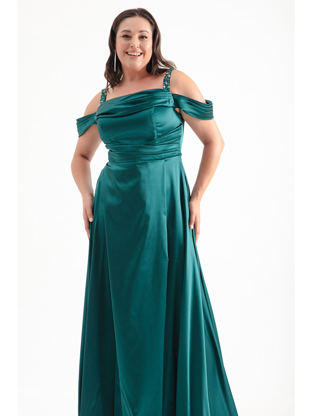 Kadın Zümrüt Yeşili Taş Askılı Drapeli Büyük Beden Uzun Abiye Elbise-1