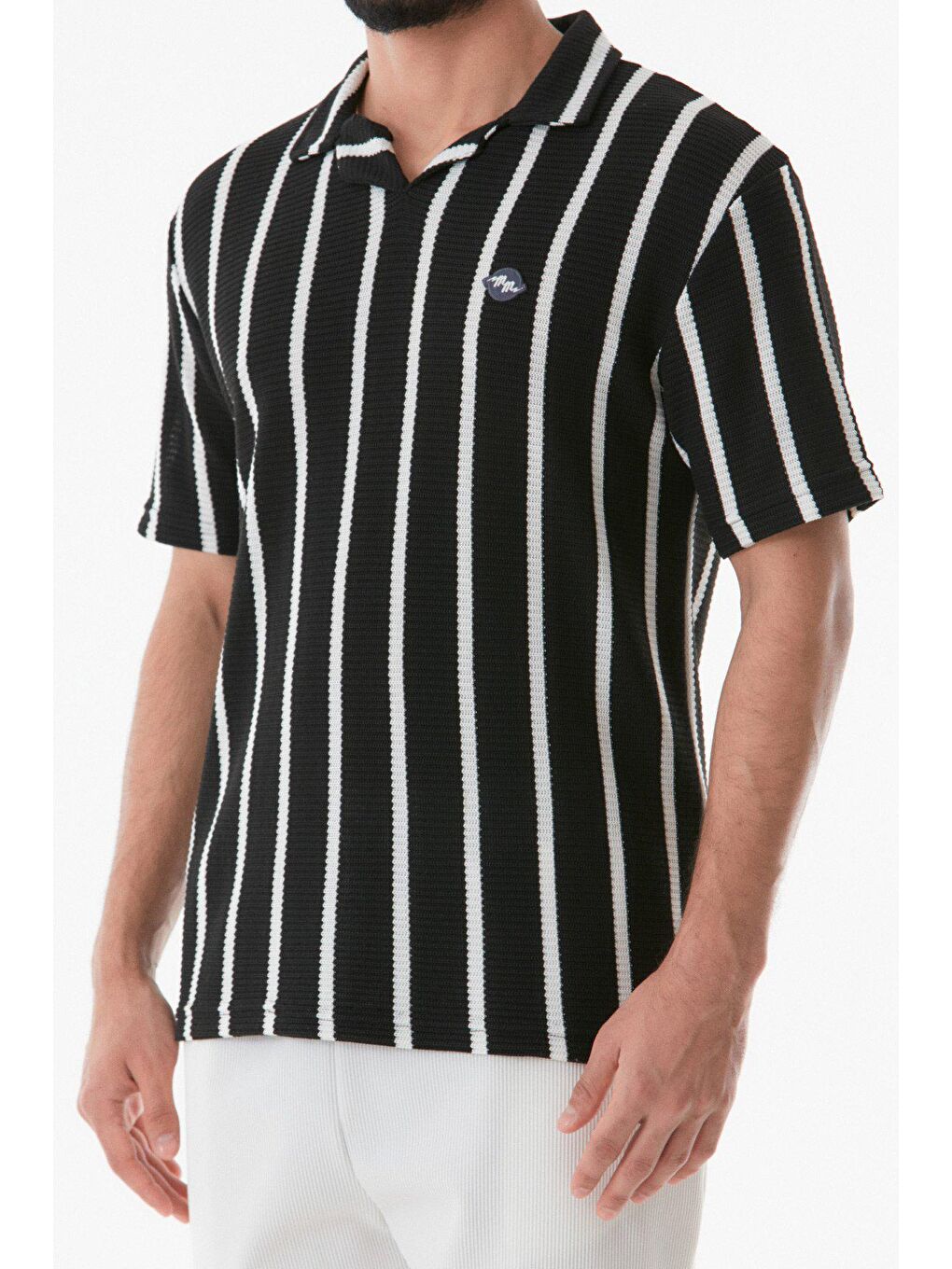 Beyaz Çizgili Nakışlı Polo Yaka Tişört-4