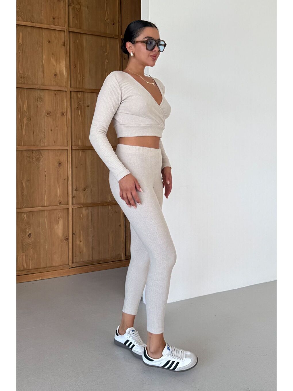 Kadın Bej Fitilli Kruvaze Yaka Crop Taytlı Takım-2