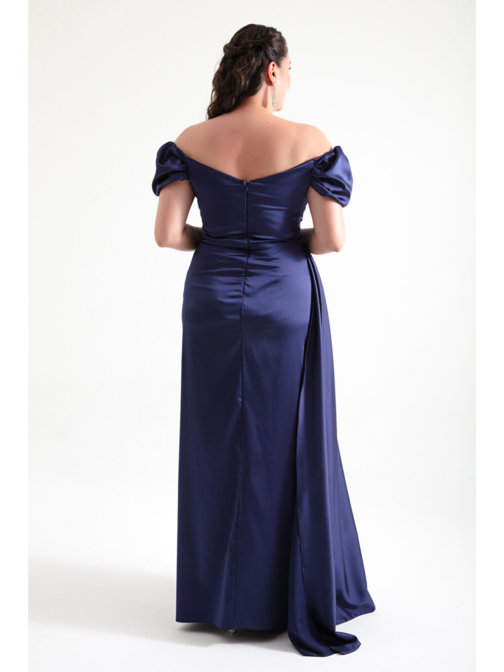 Kadın Lacivert Kayık Yaka Kuyruklu Uzun Saten Abiye & Mezuniyet Elbisesi-4