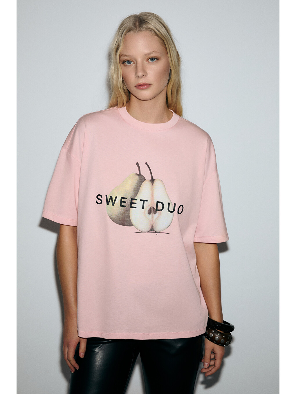 Pembe ASTERIVE Kadın Organik Pamuklu Baskılı Bisiklet Yaka Oversıze SOMON T-Shirt-1