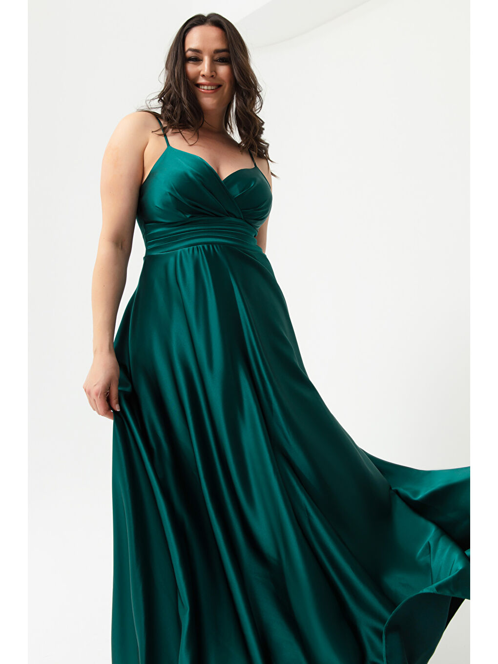 Kadın Zümrüt Yeşili İp Askılı Büyük Beden Saten Uzun Abiye & Mezuniyet Elbisesi-1