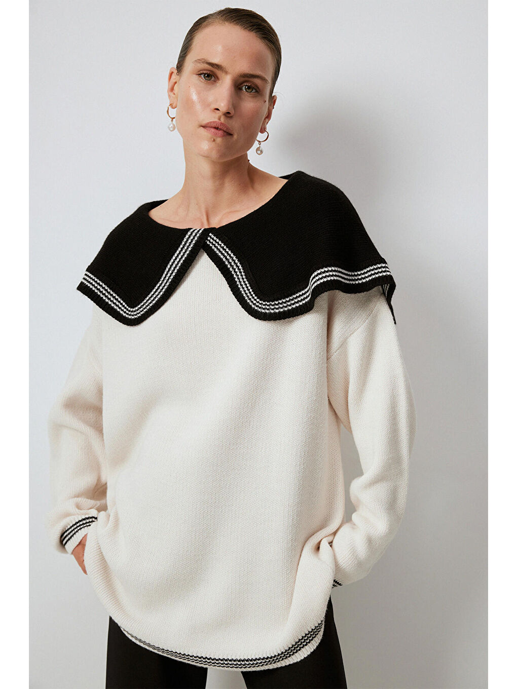 Bej Geniş Yaka Triko Kazak-1