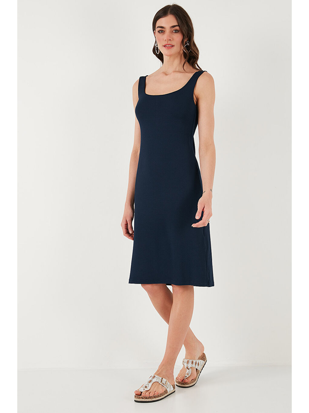 Lacivert Streç Slim Fit Kare Yaka Kalın Askılı Midi Boy Kadın Elbise 5866102-2