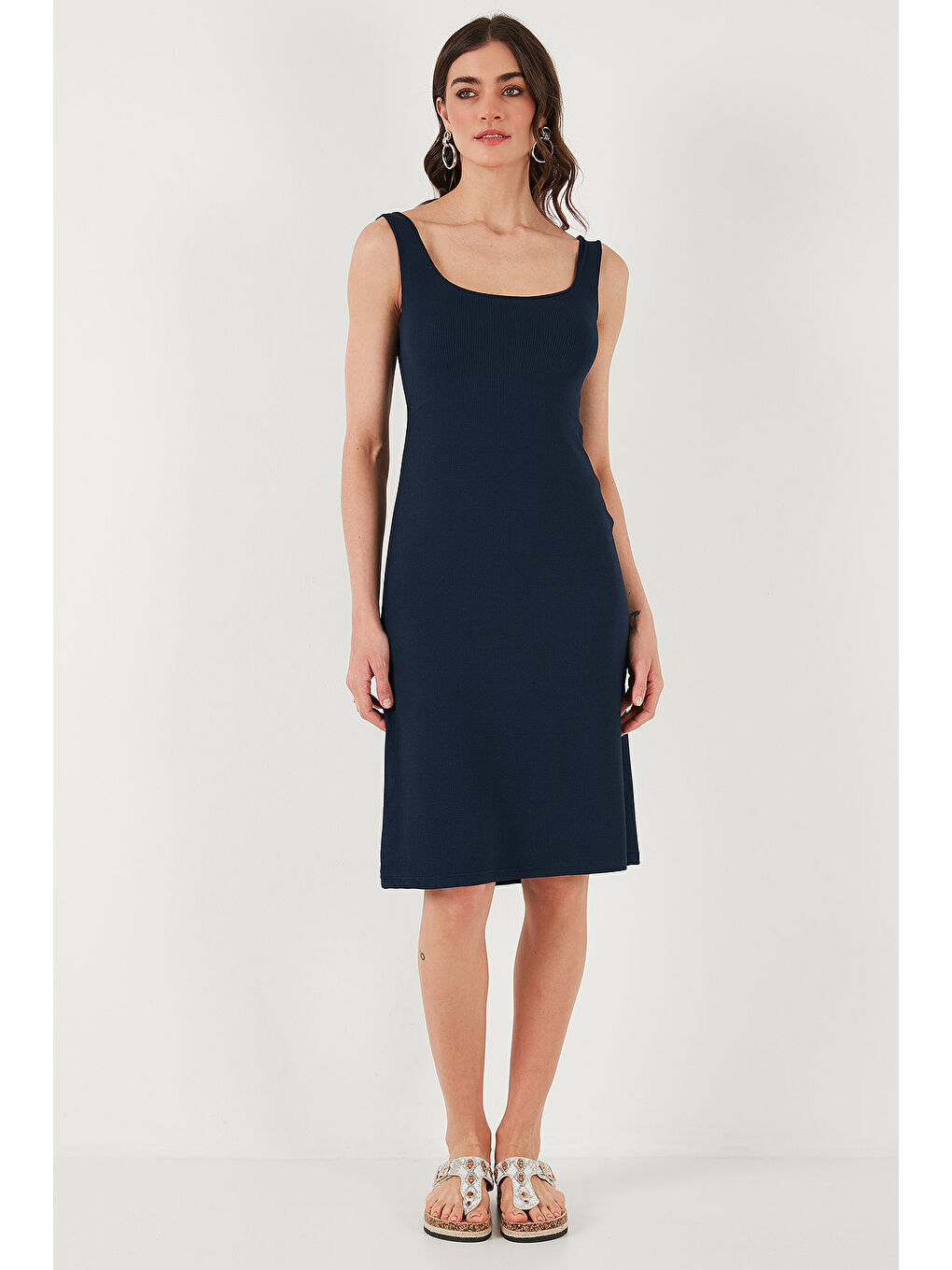 Lacivert Streç Slim Fit Kare Yaka Kalın Askılı Midi Boy Kadın Elbise 5866102-3