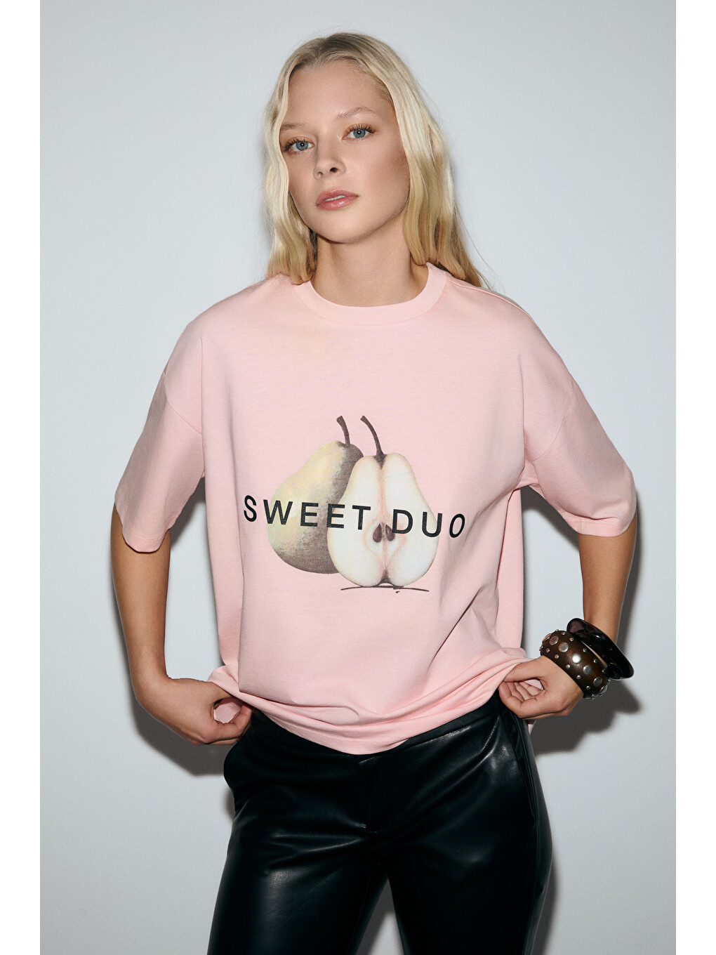 Pembe ASTERIVE Kadın Organik Pamuklu Baskılı Bisiklet Yaka Oversıze SOMON T-Shirt-4