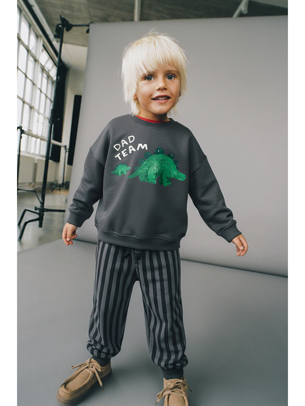 Siyah Erkek Çocuk Pamuklu Gri Sevimli Hayvancık Baskılı Sweatshirt - Dad Team Yazılı