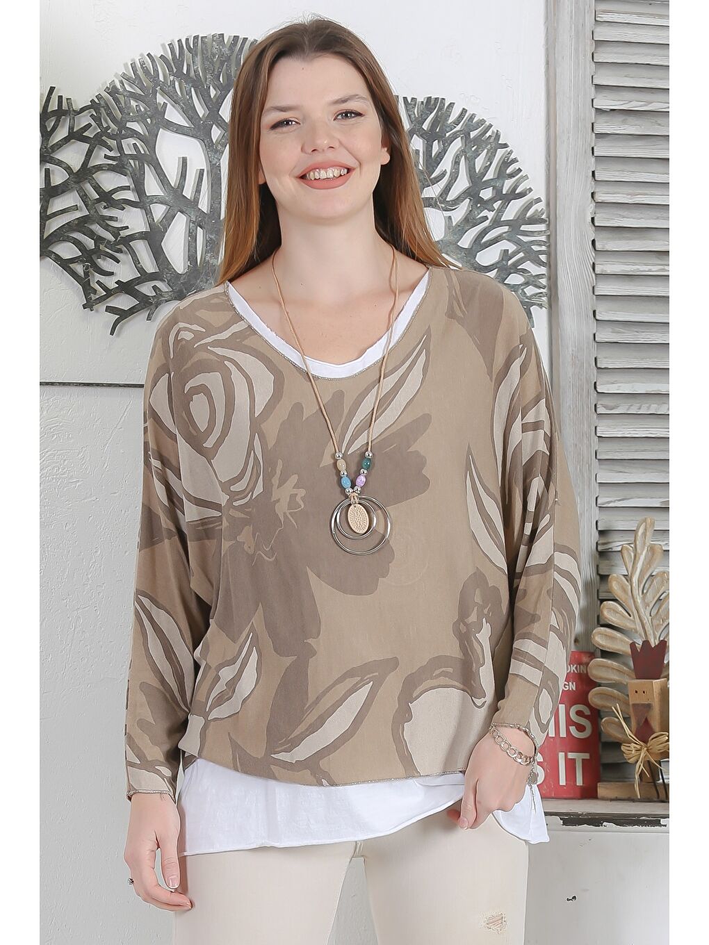 Kahverengi İtalyan Üçlü Set Açık Kahve Yarasa Kol Yaka Ve Etek Ucu Lurex İpli Kolyeli Ve İçi Basic Triko Bluz-1