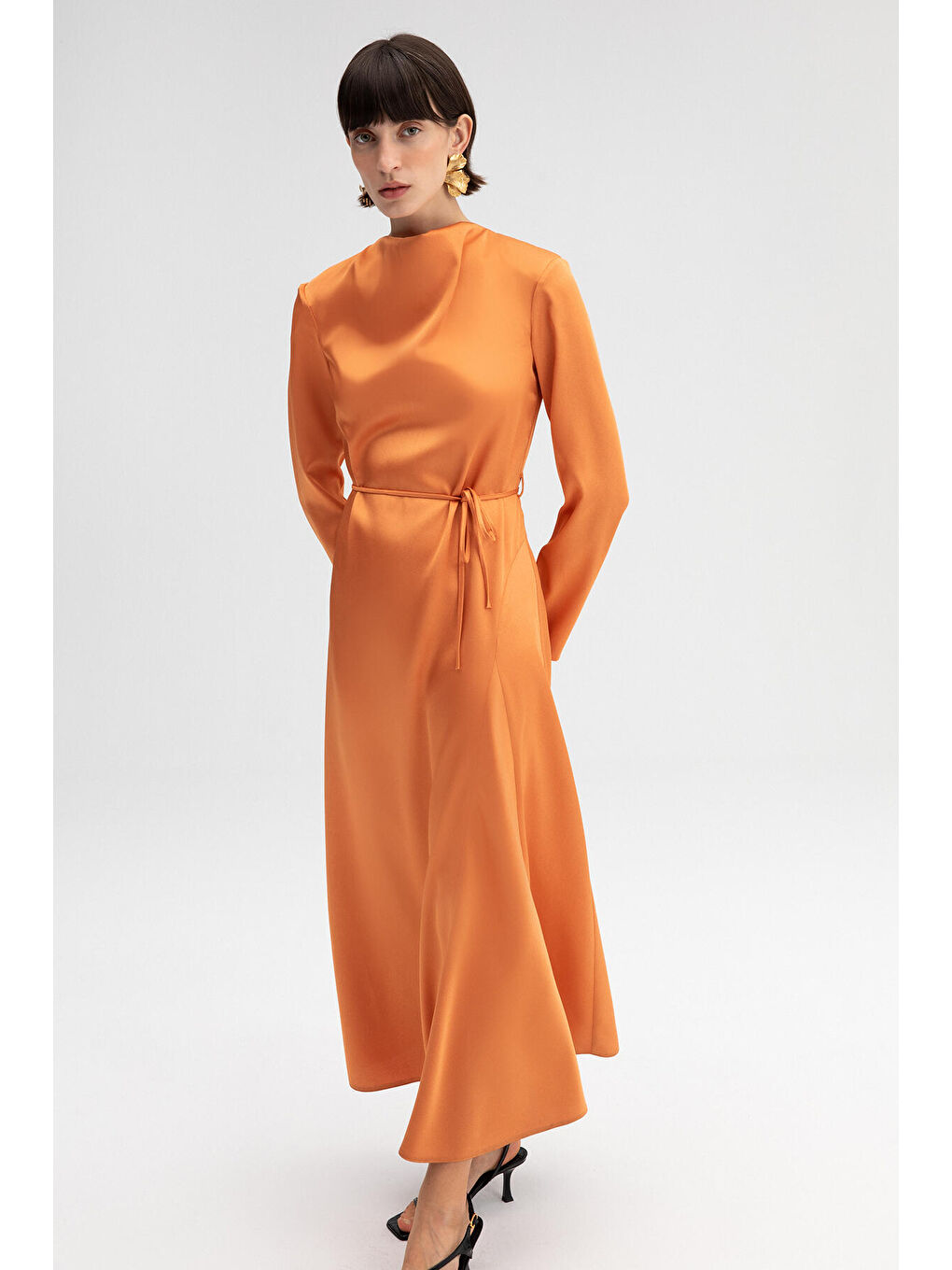 Gri Kemerli Saten Elbise-1