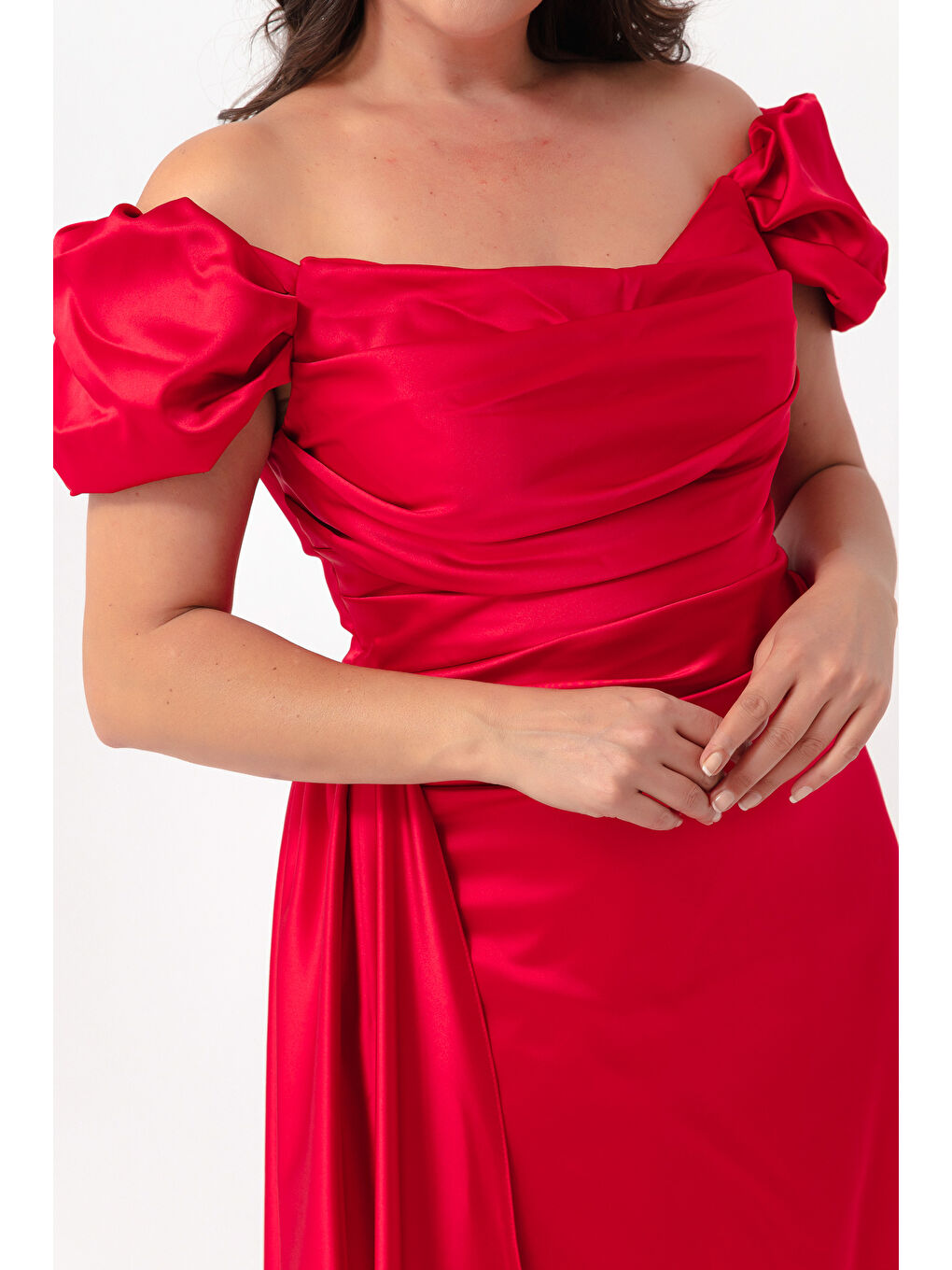 Kadın Kırmızı Kayık Yaka Kuyruklu Uzun Saten Abiye & Mezuniyet Elbisesi-3