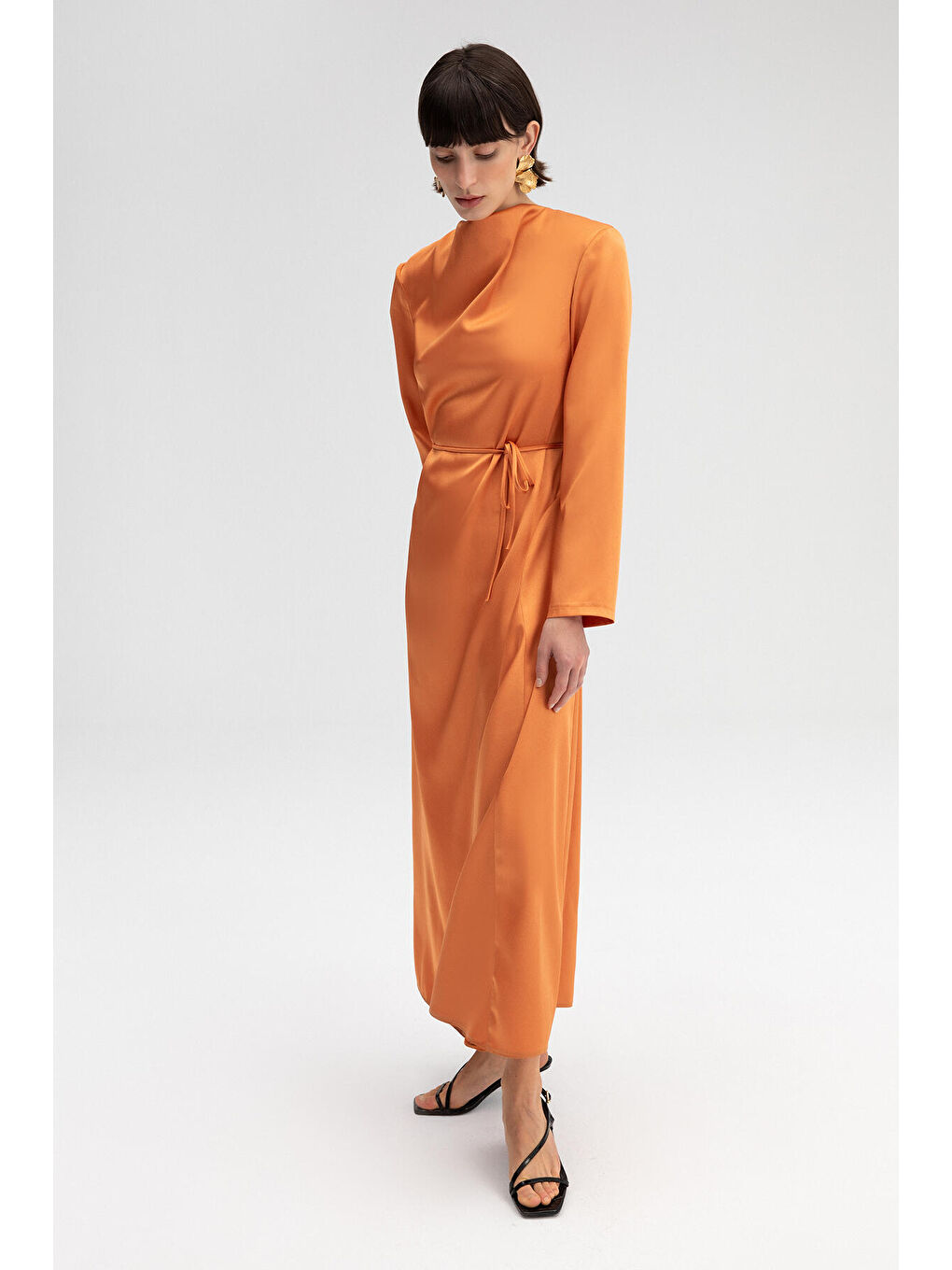 Gri Kemerli Saten Elbise-4