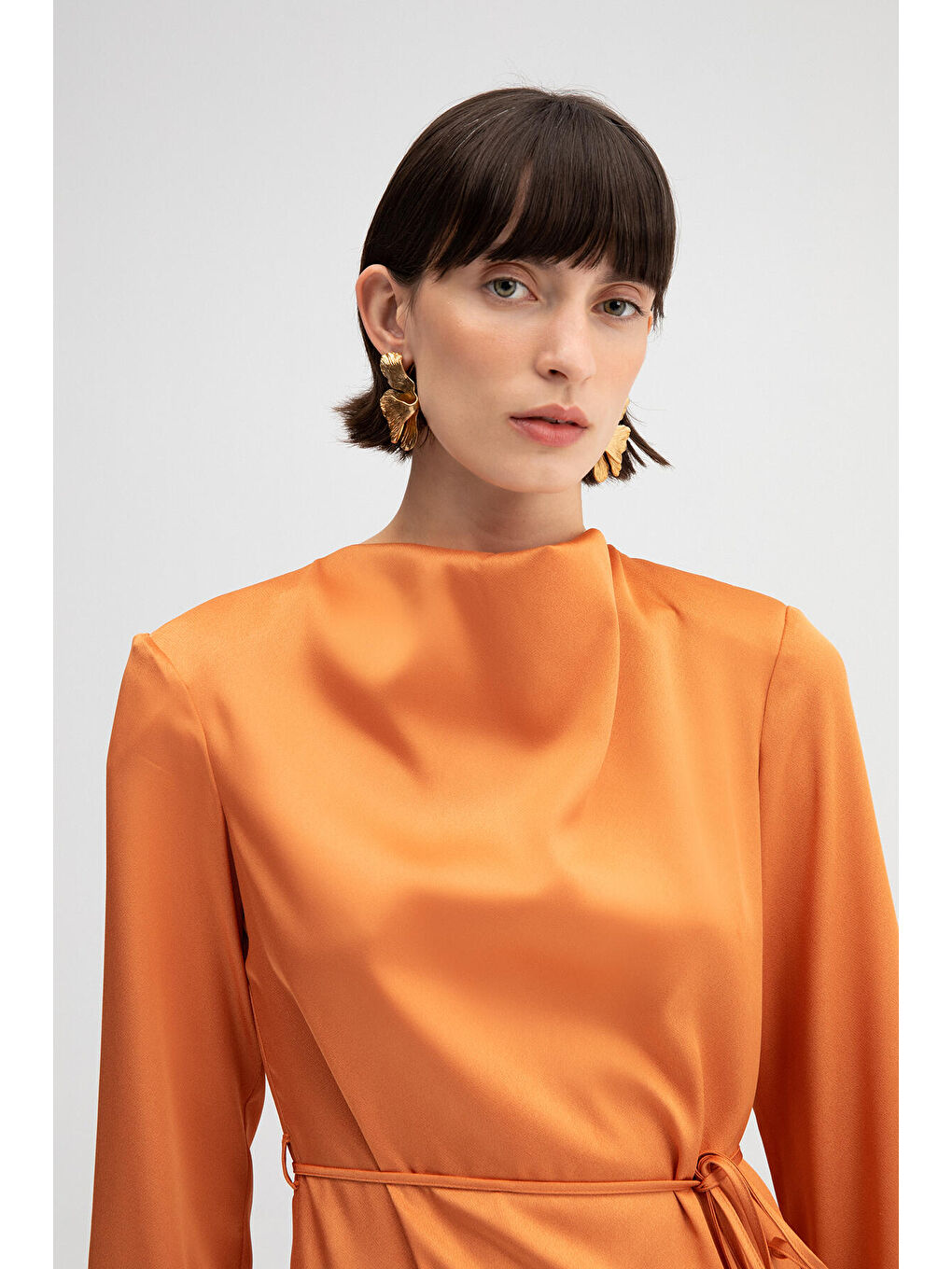 Gri Kemerli Saten Elbise-5