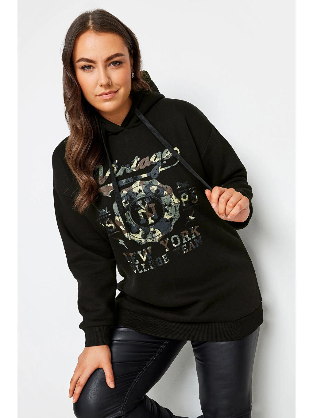 Stil Diva Siyah Büyük Beden Uzun Kollu Kapüşonlu Önü Yazı Baskılı Sweatshirt 302835