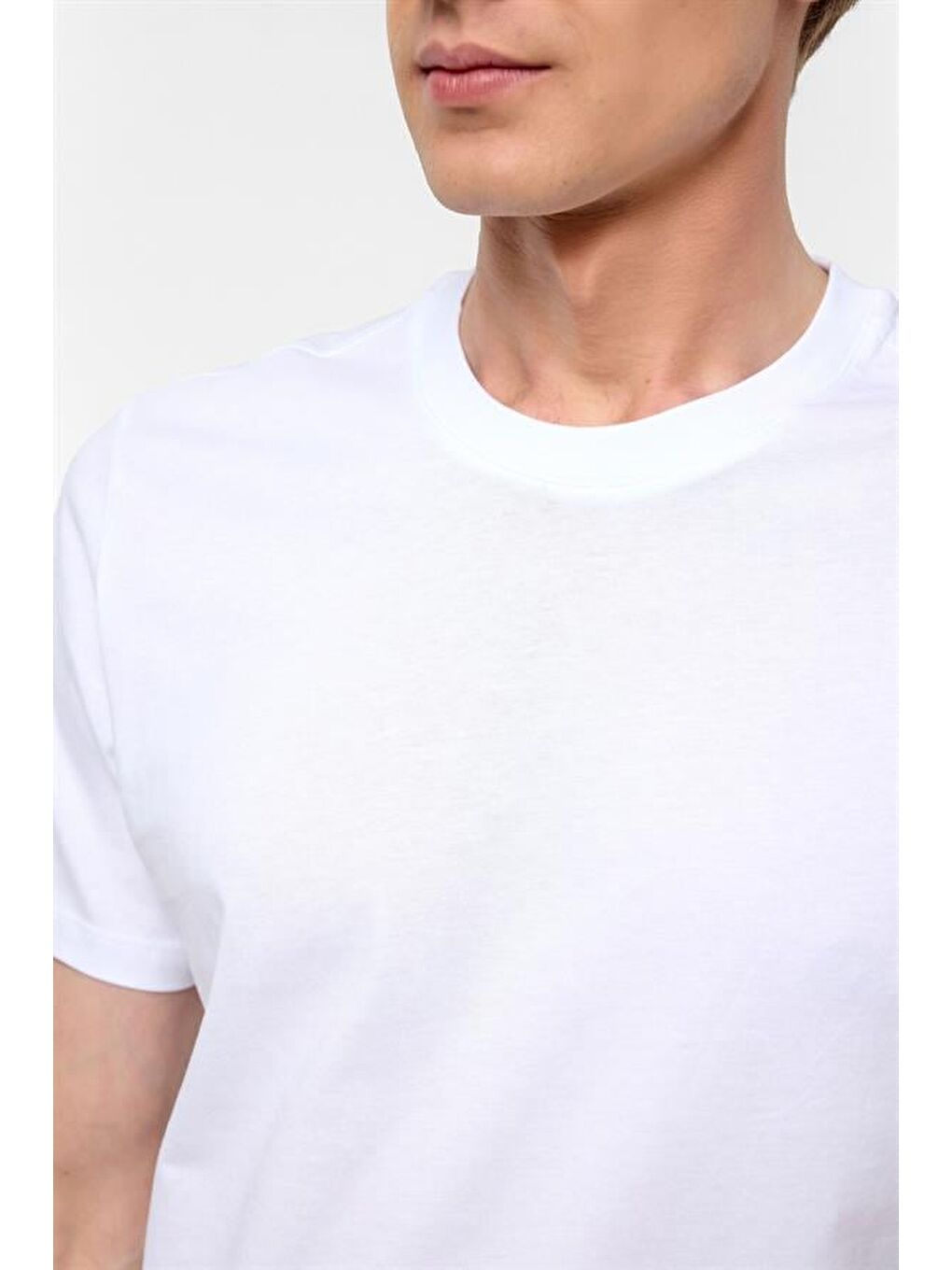 Beyaz Regular Düz Bisiklet Yaka Tişört-3