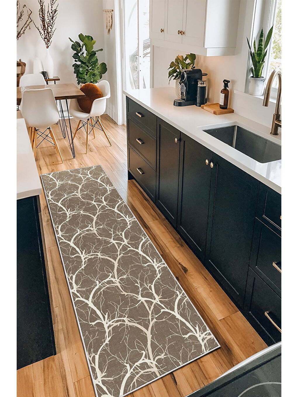 Kahverengi Dekoratif Özel Tasarım Yıkanabilir İnce Kaymaz Tabanlı Modern Halı KECE FR19-4