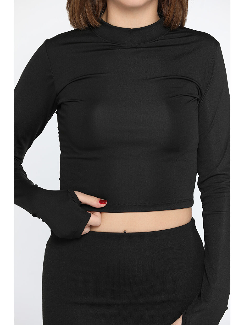 GÜLSELİ Siyah Kadın Bisiklet Yaka Kolu Pencereli Crop Top Bluz - 3