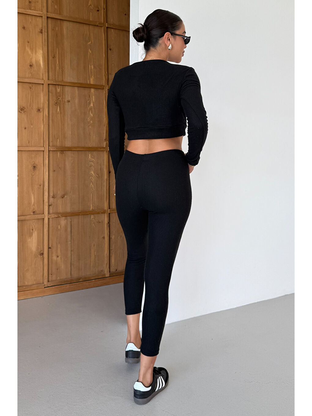 Kadın Siyah Fitilli Kruvaze Yaka Crop Taytlı Takım-3