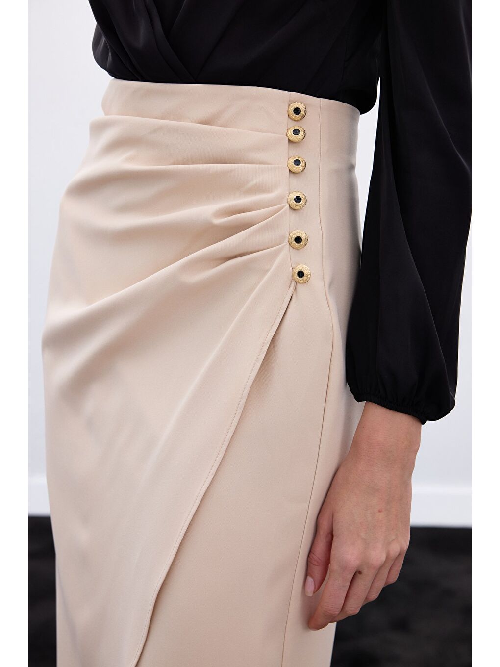 Düğme Detaylı Kalem Etek - Bej-4