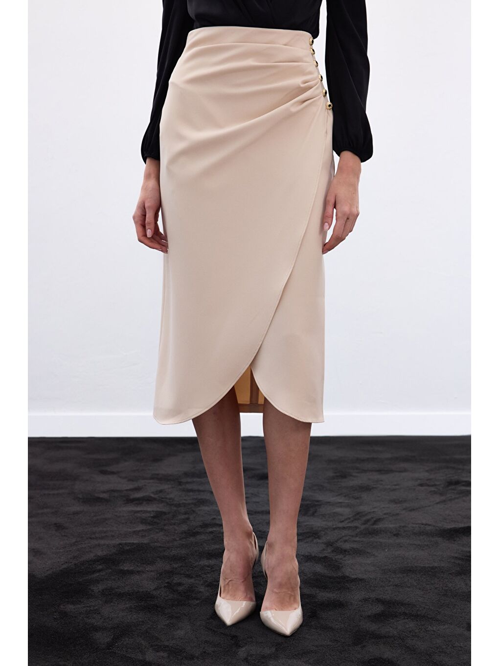 Düğme Detaylı Kalem Etek - Bej-5