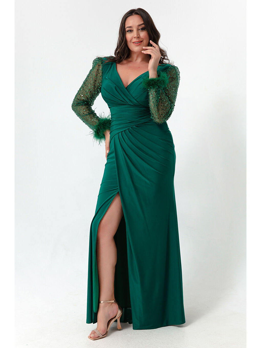 Kadın Zümrüt Yeşili V Yaka Kolları Taşlı Yırtmaçlı Büyük Beden Uzun Abiye Elbise-1
