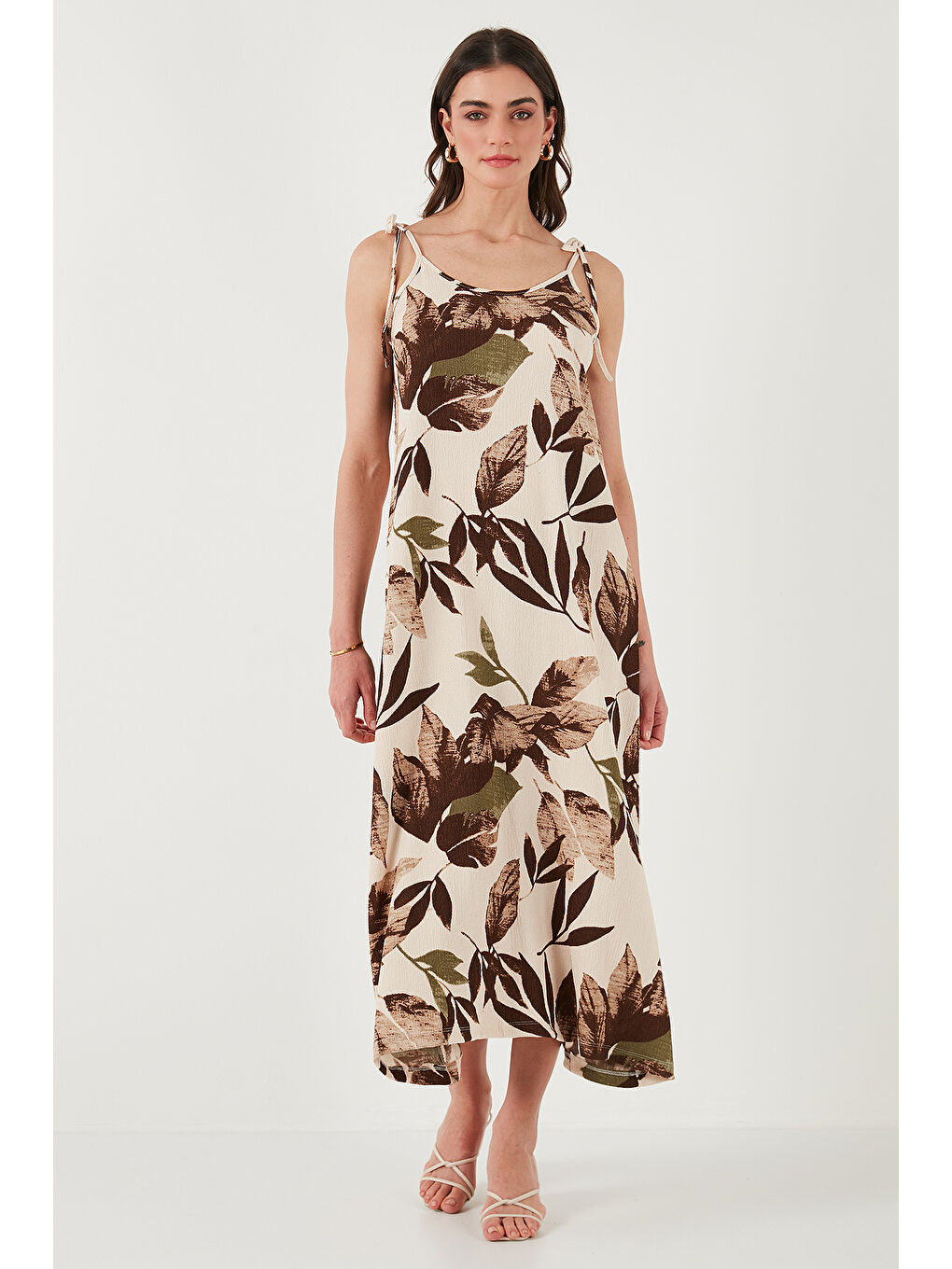 Sarı Desenli Oversize Fit Bağlamalı İp Askılı Yuvarlak Yaka Midi Boy Kadın Elbise 5869022-2