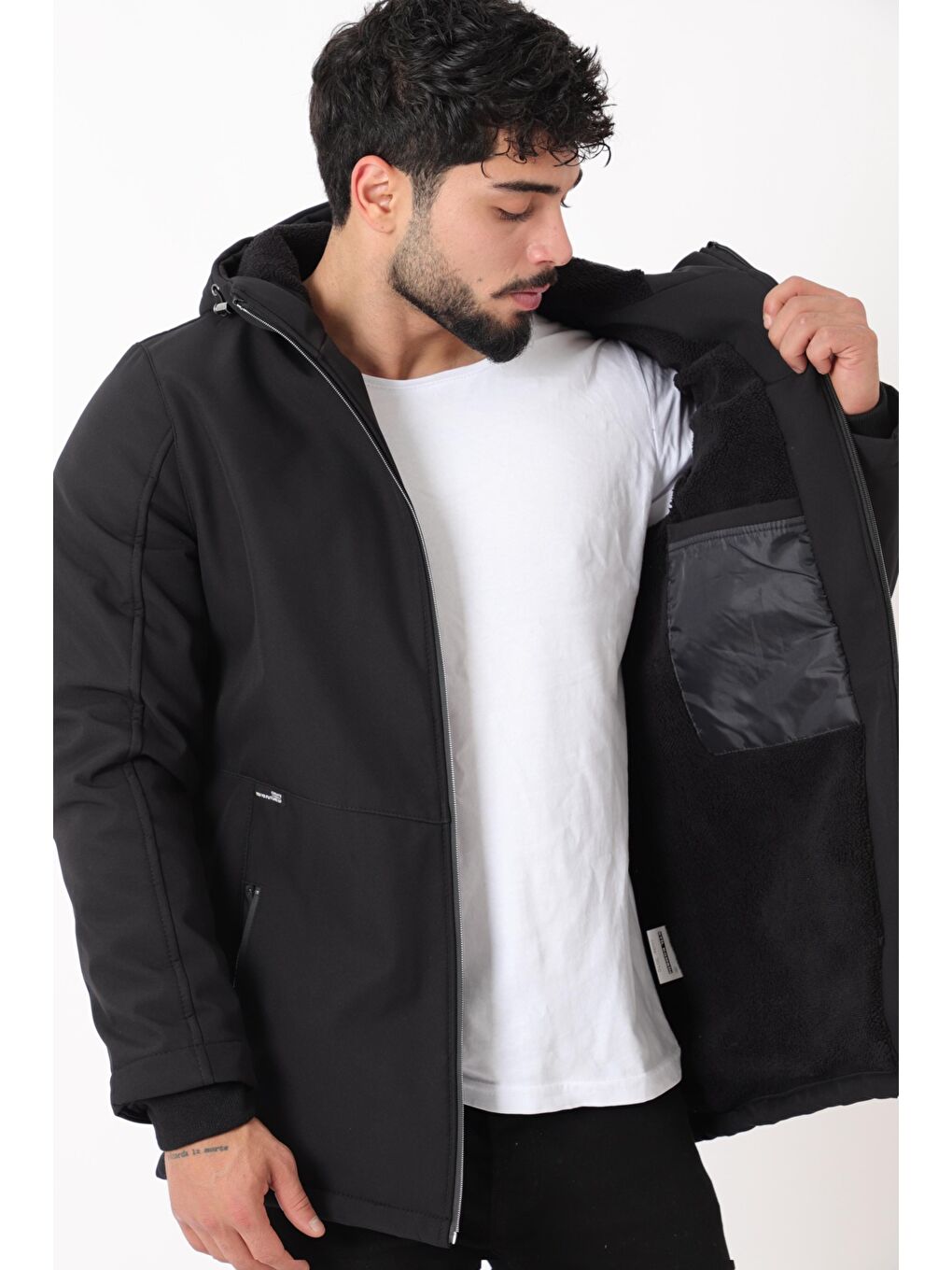 Siyah Uzay Kapüşonlu İçi Kürklü Softshell Kışlık Mont PLDP 3010_50454-1