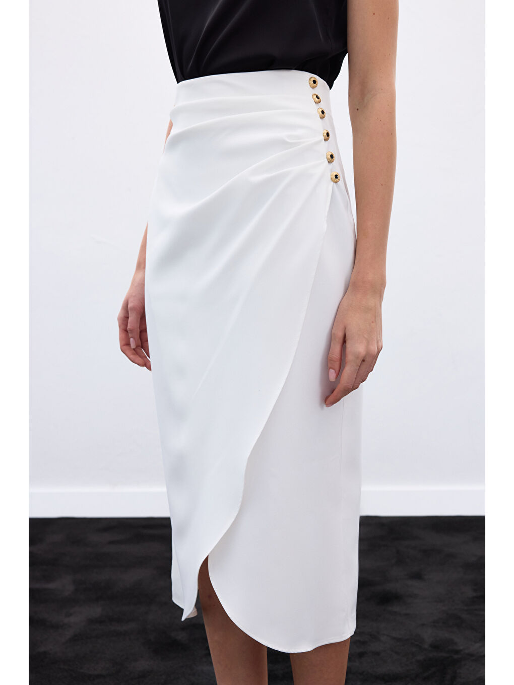 Düğme Detaylı Kalem Etek - Ekru-5